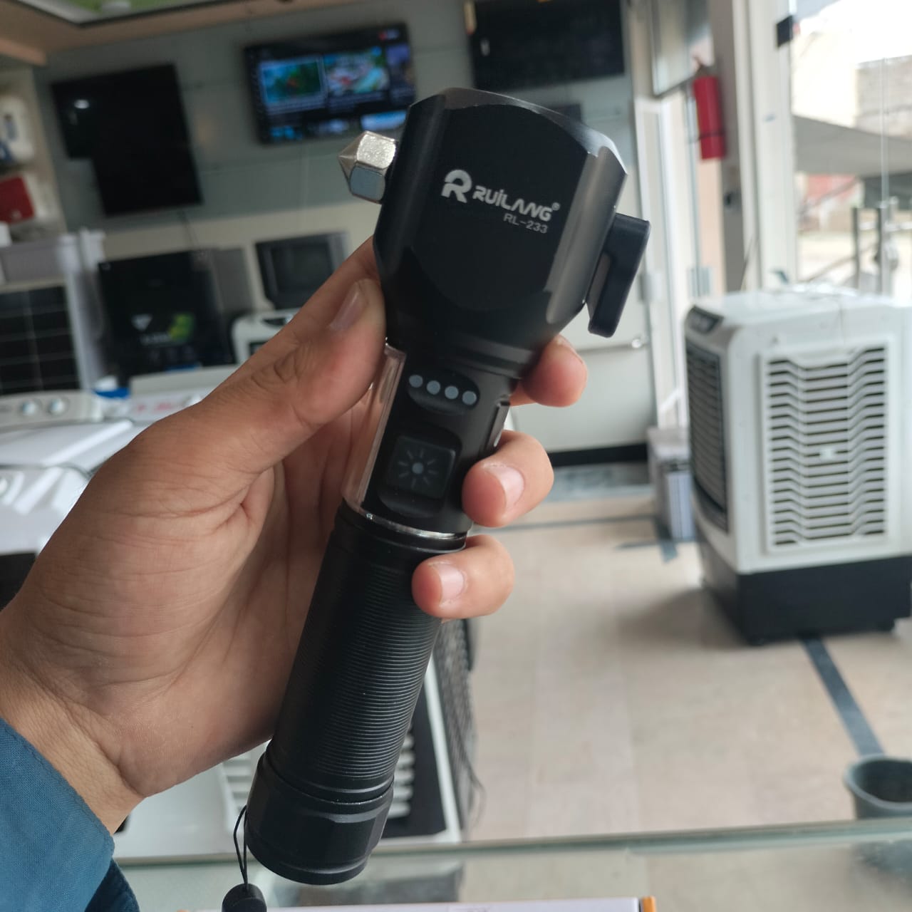 Ruilang Multifunctional LED Flashlight (RL-223)