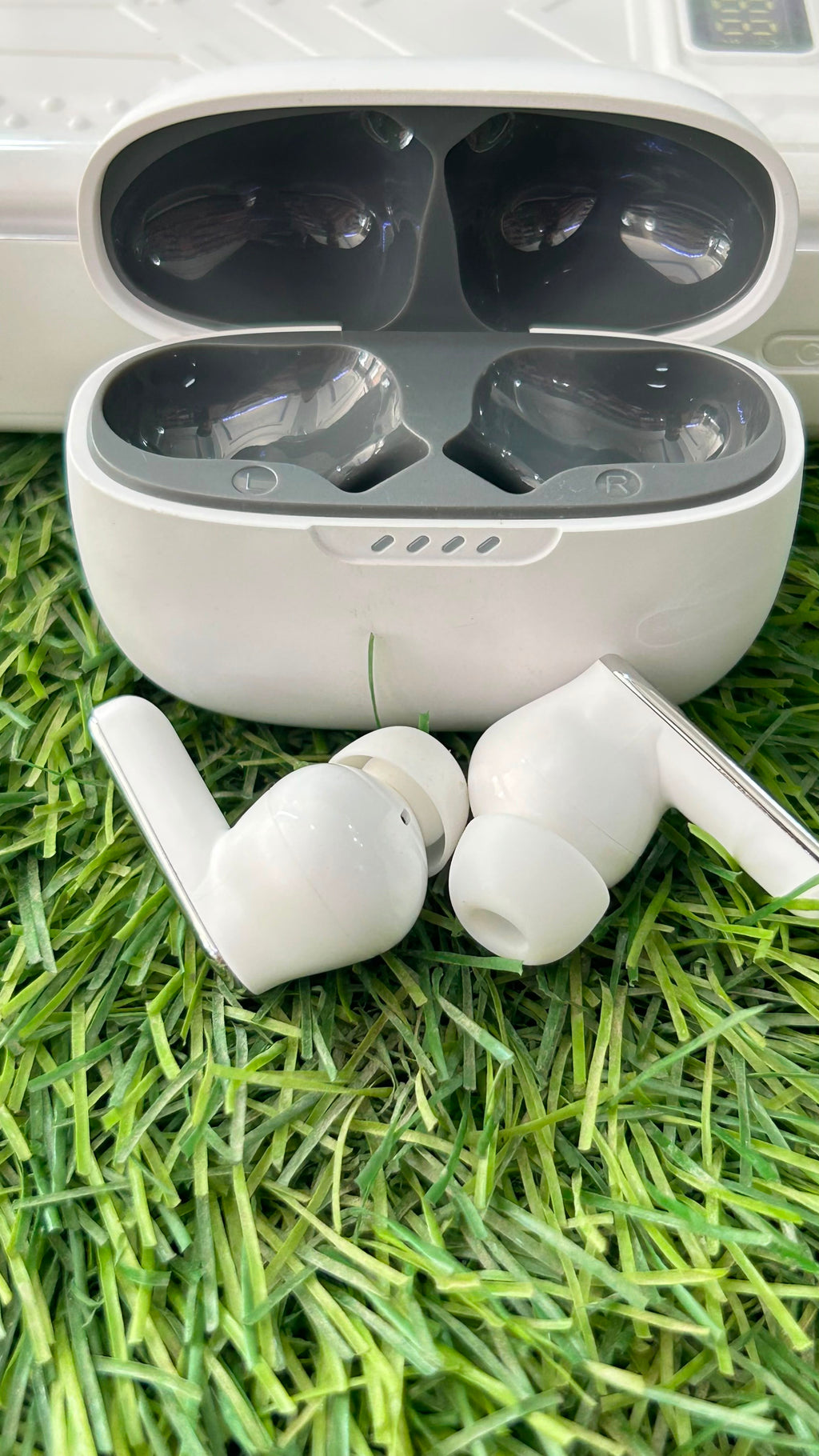 Earbuds Special Edition From JE7 Store