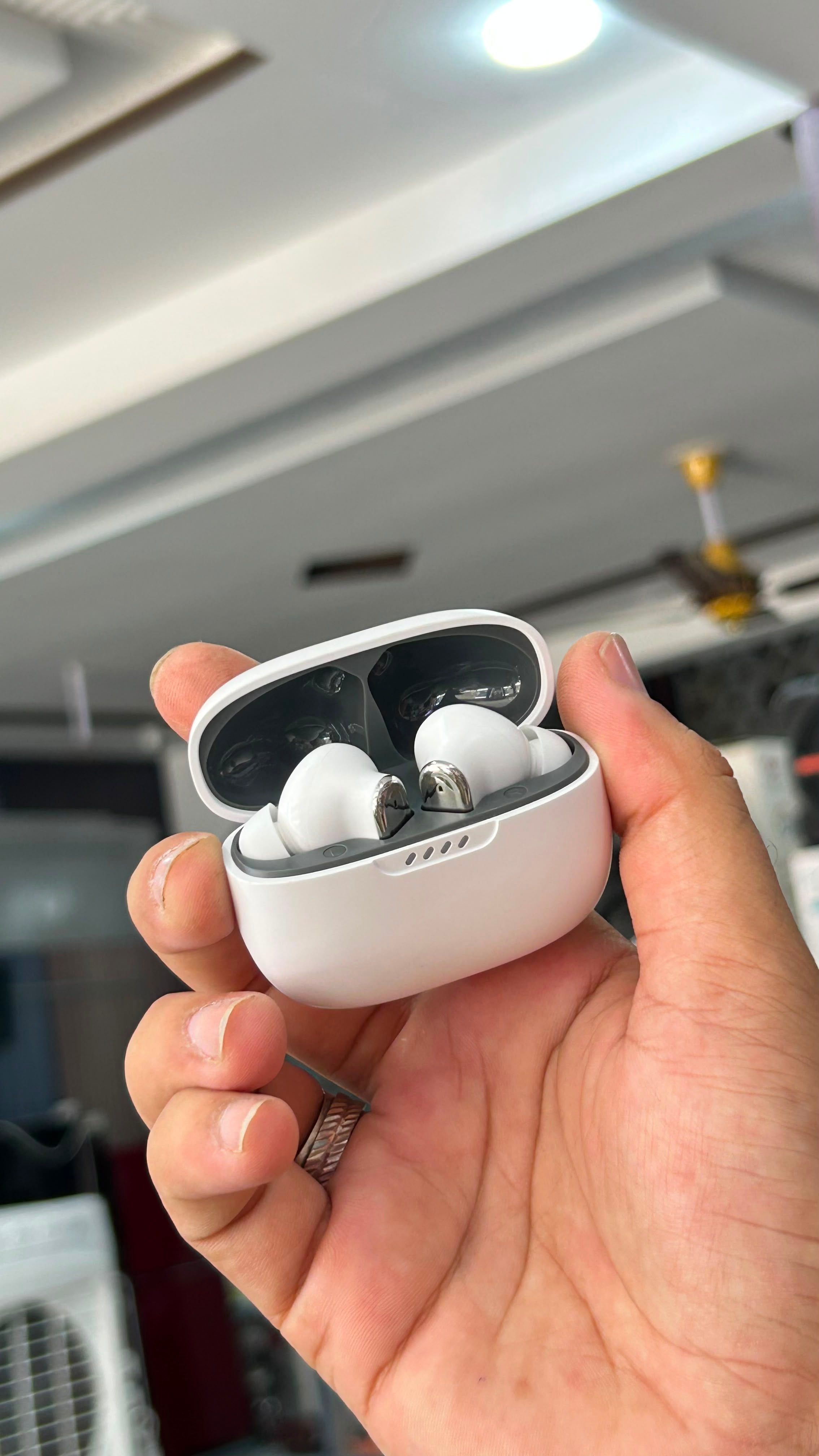 Earbuds Special Edition From JE7 Store