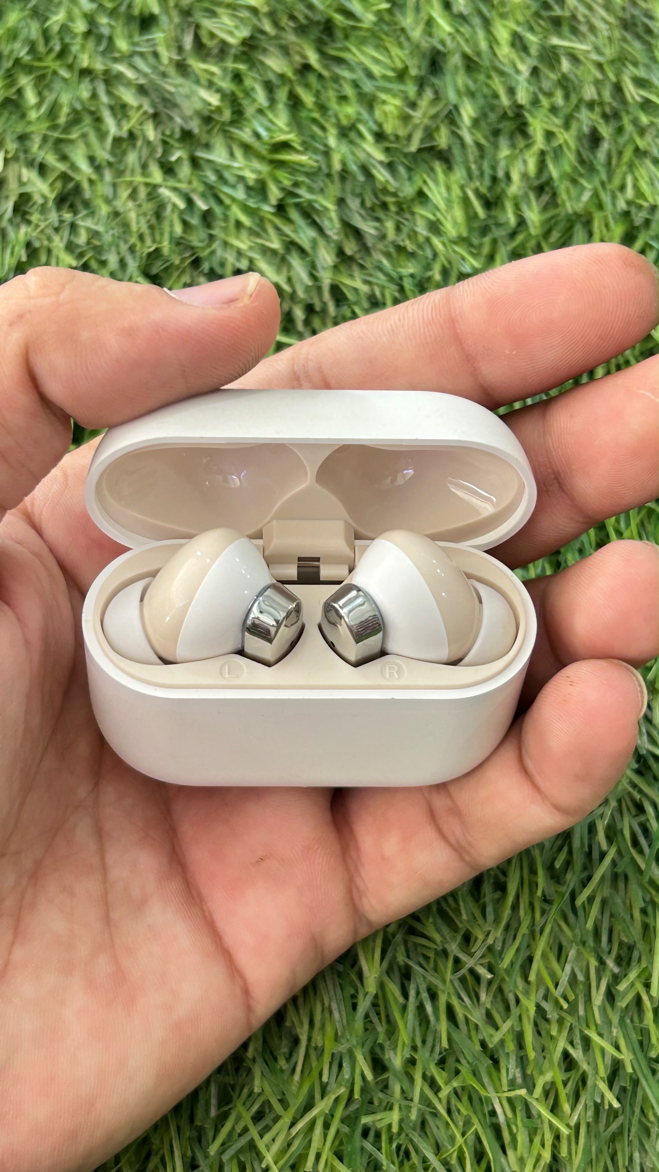 Earbuds Special Edition 2 From JE7 Store