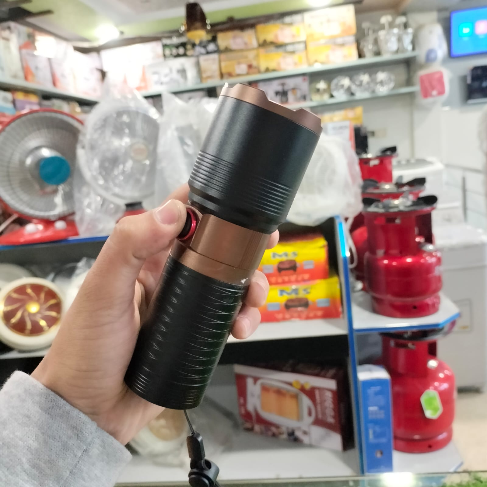 Power Full Flashlight 2000M